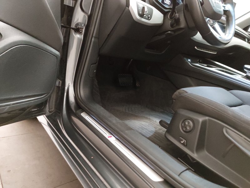 Audi A4 Avant 40 TDI S line vc automatik • ACC • Full LED — 7