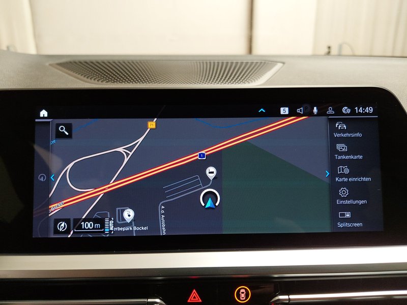 BMW 330e Touring M Sport automatik • ACC • LED — 17