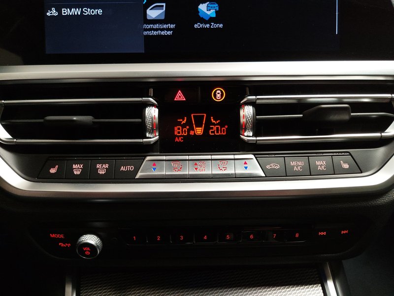 BMW 330e Touring M Sport automatik • ACC • LED — 19