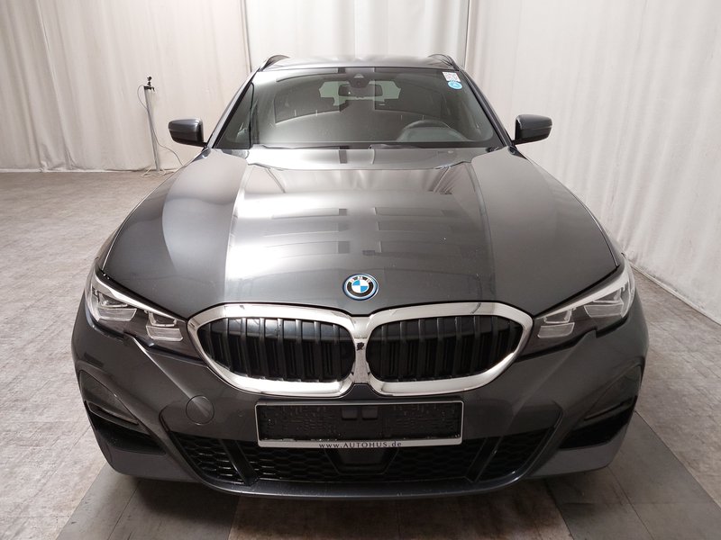 BMW 330e Touring M Sport automatik • ACC • LED — 9