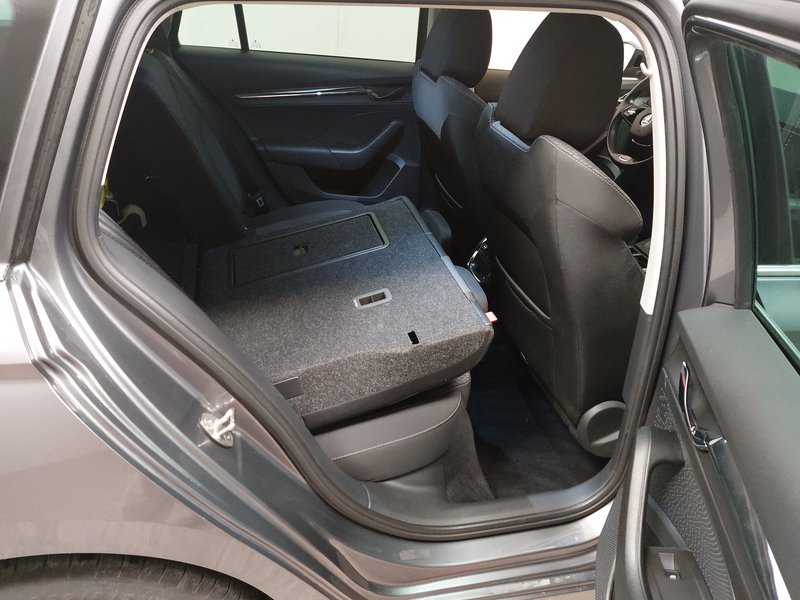 Škoda Octavia Kombi 1.4 TSI iV automatik Style • HUD • Full LED — 11