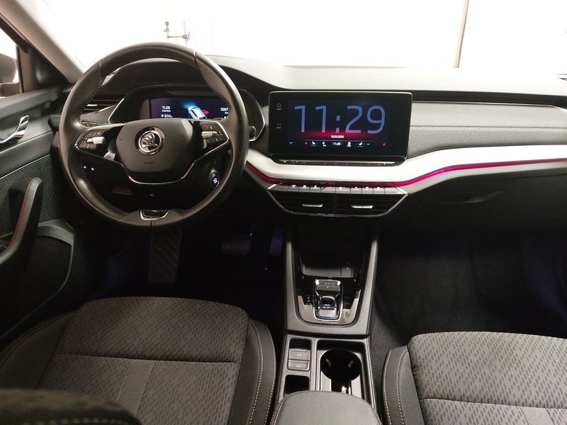 Škoda Octavia Kombi 1.4 TSI iV automatik Style • HUD • Full LED — 17