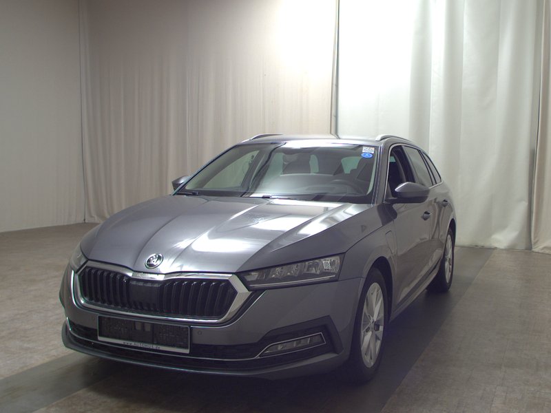 Škoda Octavia Kombi 1.4 TSI iV automatik Style • HUD • Full LED — 2