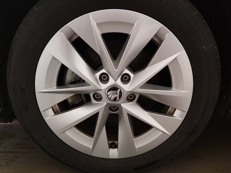 Škoda Octavia Kombi 1.4 TSI iV automatik Style • HUD • Full LED — 8