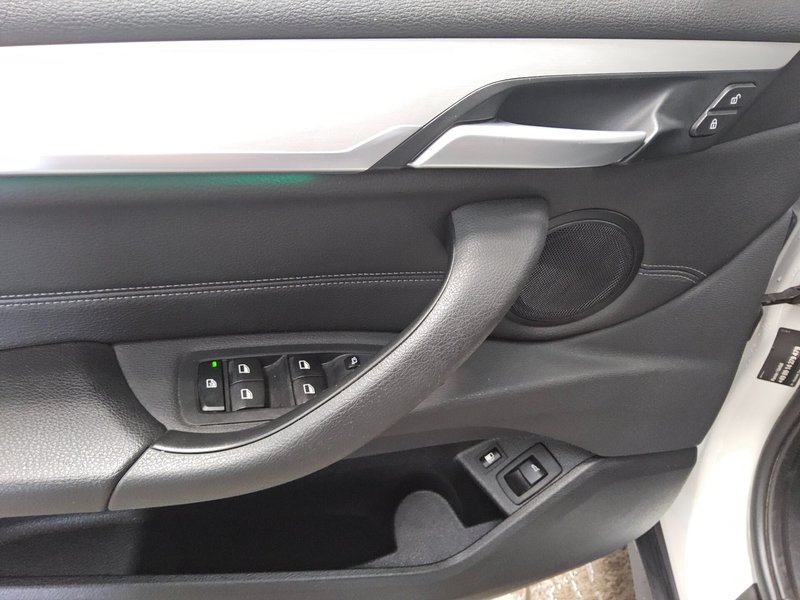 BMW X1 xDrive25e automatik Advantage • HUD • ACC — 9