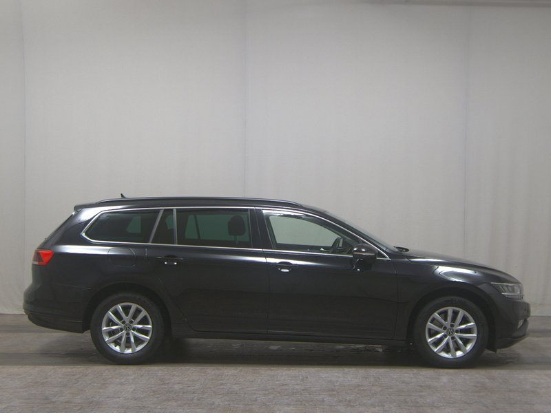 Volkswagen Passat Variant 2.0 TDI automatik Business • ACC • Full LED
