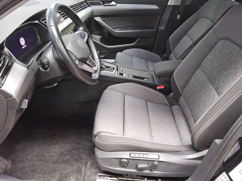 Volkswagen Passat Variant 2.0 TDI automatik Business • ACC • Full LED — 9