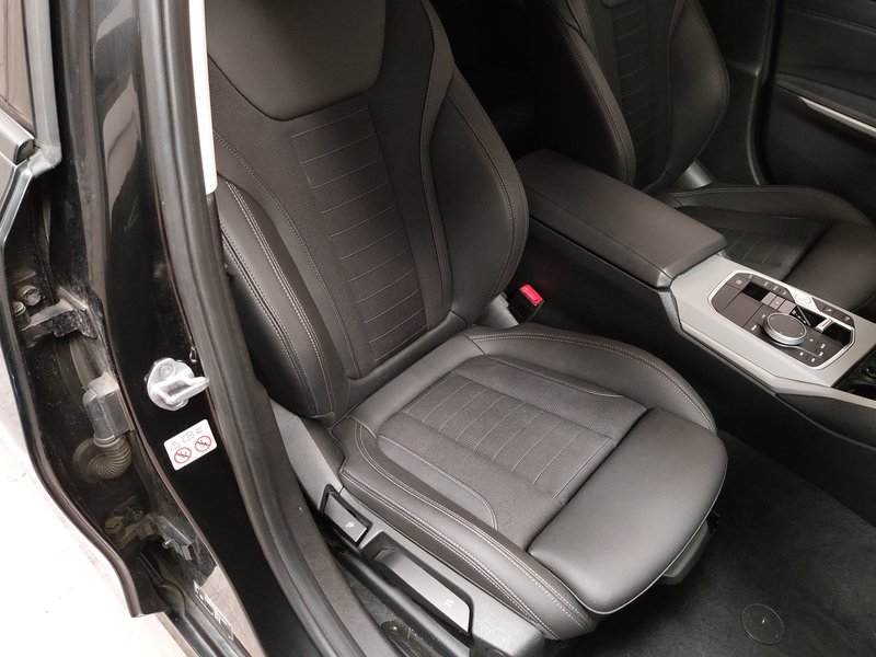 BMW 320d Touring automatik • AHK • HUD — 10