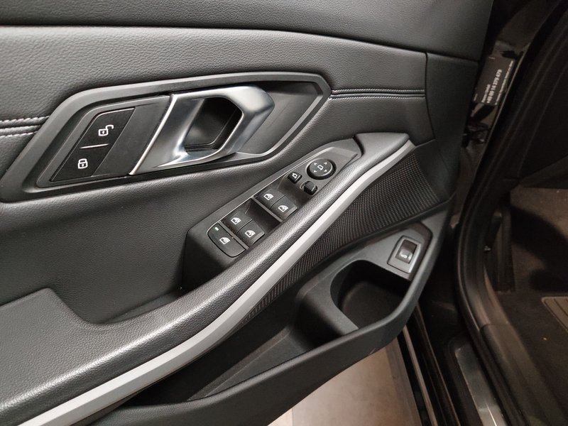 BMW 320d Touring automatik • AHK • HUD — 5