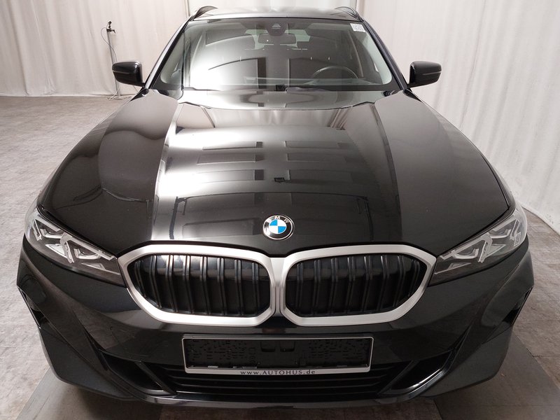 BMW 320d Touring automatik • AHK • HUD — 9