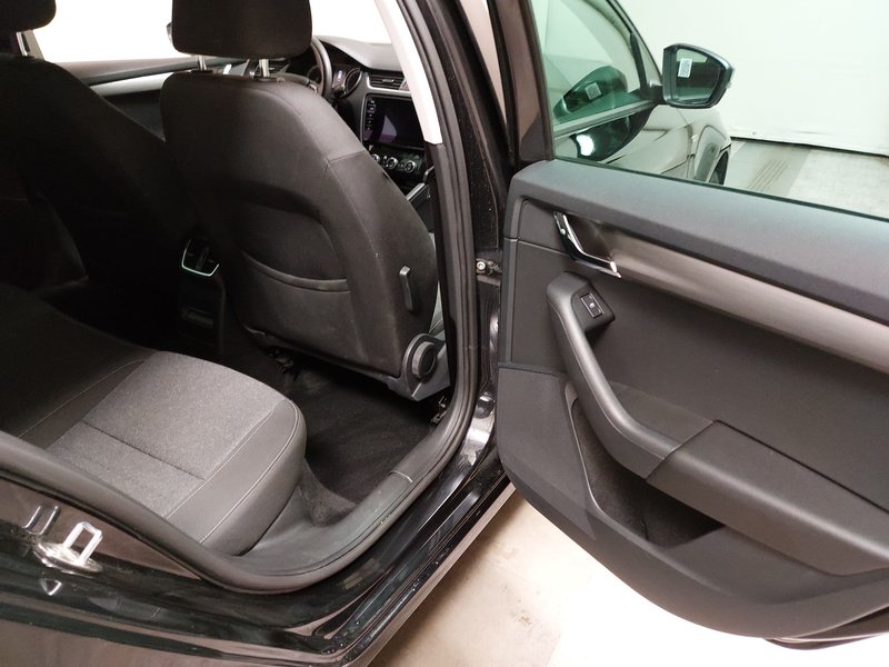 Škoda Octavia Combi 2.0 TDI Soleil • električna vrata prtljažnika • navigacija — 11
