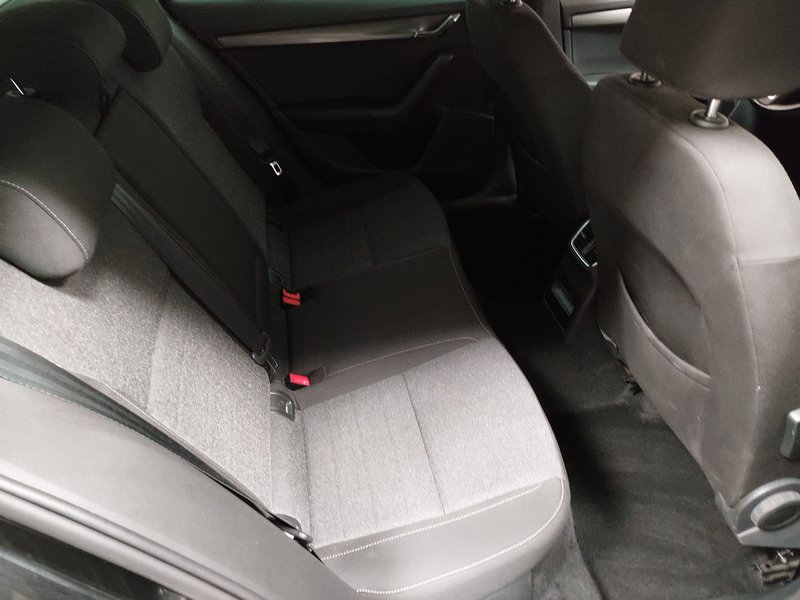 Škoda Octavia Combi 2.0 TDI Soleil • električna vrata prtljažnika • navigacija — 12