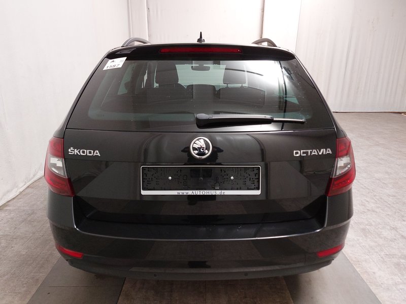 Škoda Octavia Combi 2.0 TDI Soleil • električna vrata prtljažnika • navigacija — 14