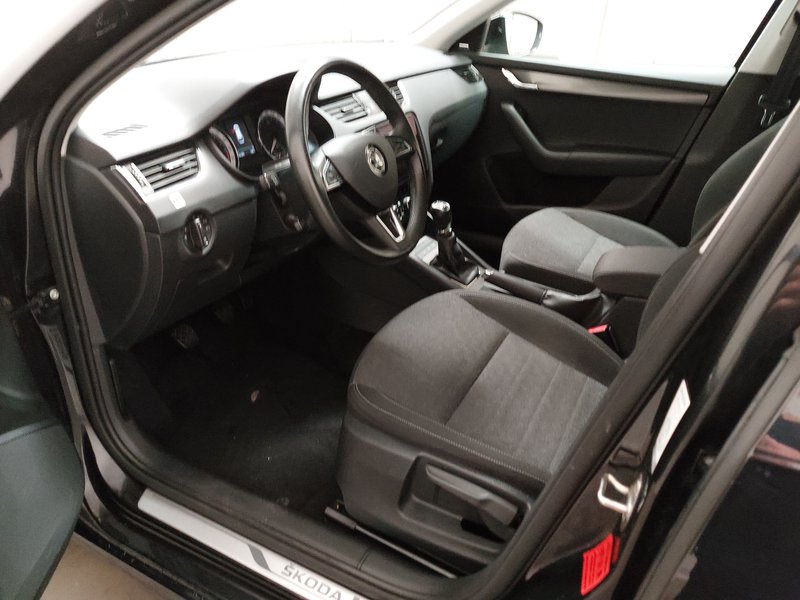 Škoda Octavia Combi 2.0 TDI Soleil • električna vrata prtljažnika • navigacija — 6