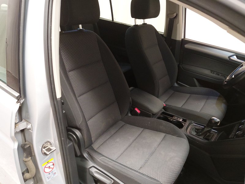 Volkswagen Touran 2.0 TDI automatik Comfortline • Električna peta vrata — 10