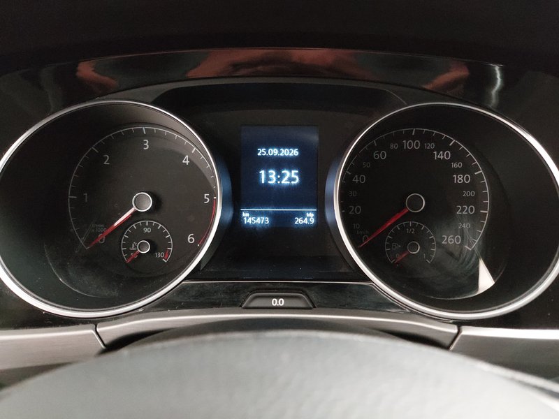 Volkswagen Touran 2.0 TDI automatik Comfortline • Električna peta vrata — 20