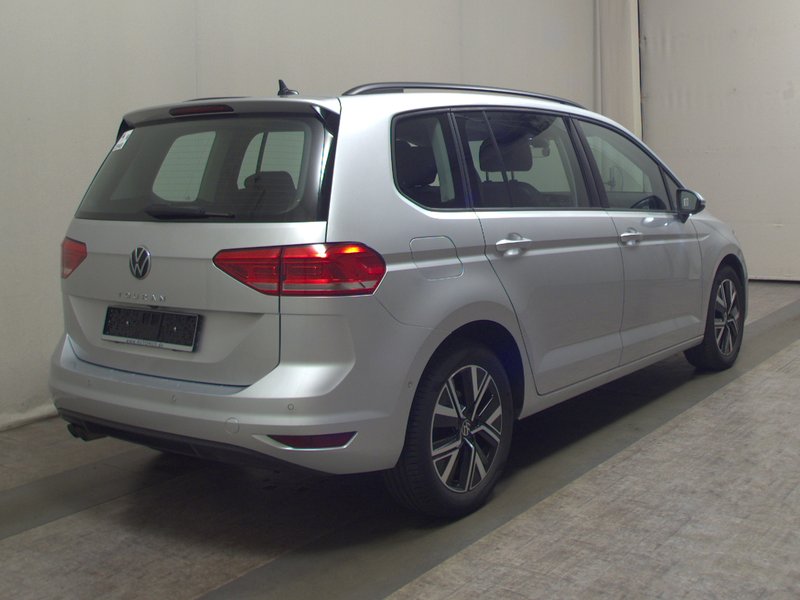 Volkswagen Touran 2.0 TDI automatik Comfortline • Električna peta vrata — 4