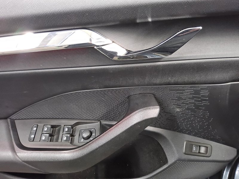 Škoda Octavia Kombi 2.0 TDI automatik Style • ACC • električna peta vrata — 10