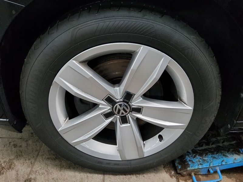 Volkswagen Passat Variant 2.0 TDI automatik Business • Full LED • ACC — 11