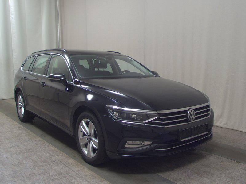 Volkswagen Passat Variant 2.0 TDI automatik Business • Full LED • ACC — 3