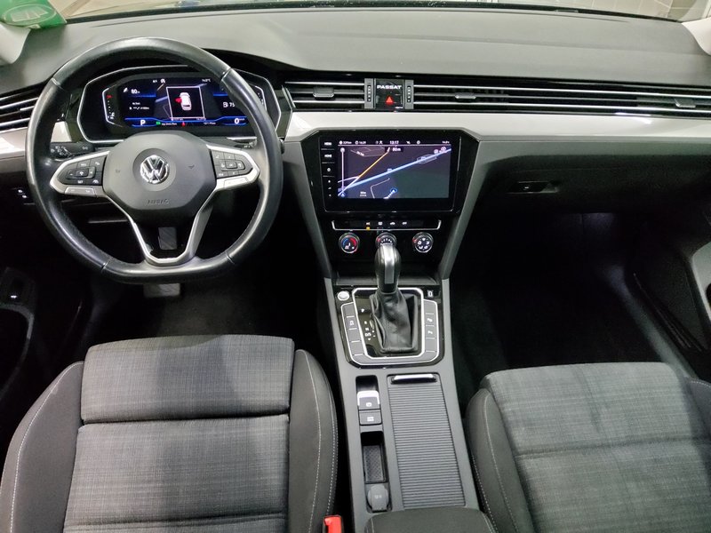 Volkswagen Passat Variant 2.0 TDI automatik Business • Full LED • ACC — 5