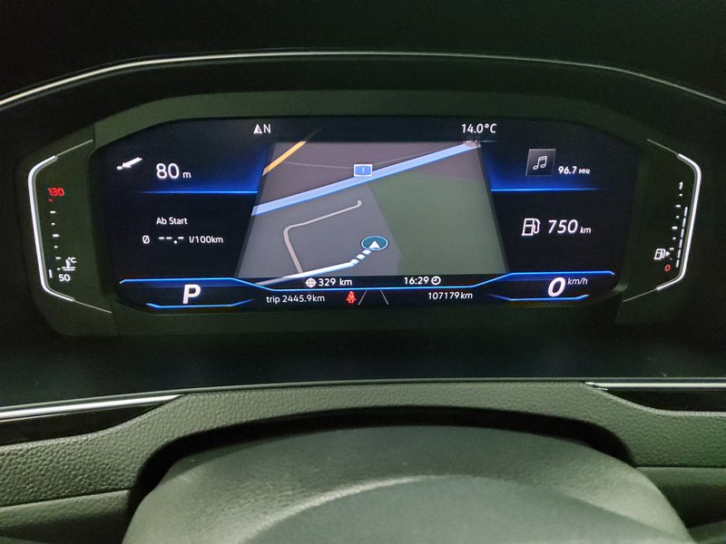 Volkswagen Passat Variant 2.0 TDI automatik Business • Full LED • ACC — 8