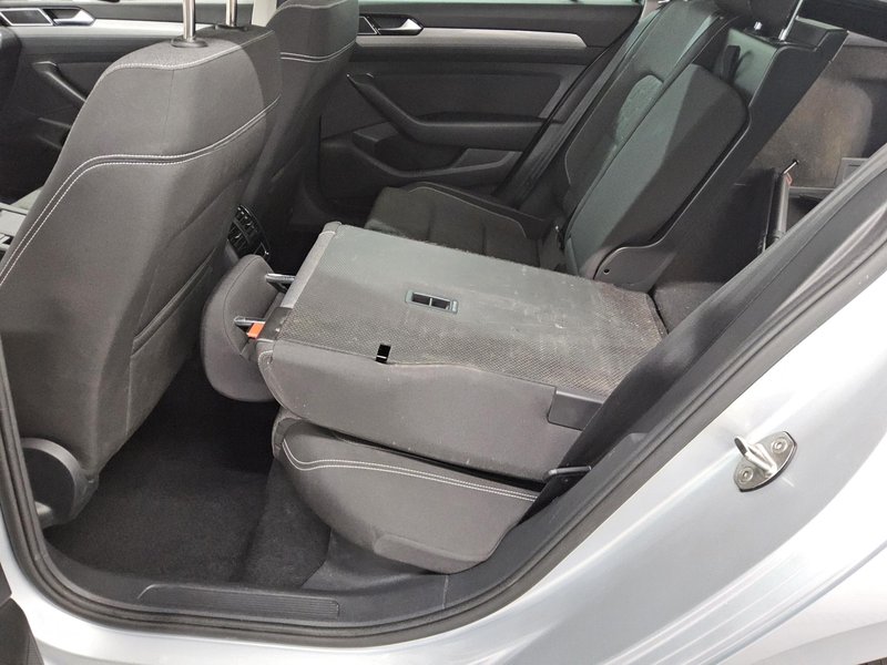 Volkswagen Passat Variant 2.0 TDI automatik 4MOTION Business • ACC • Full LED — 12