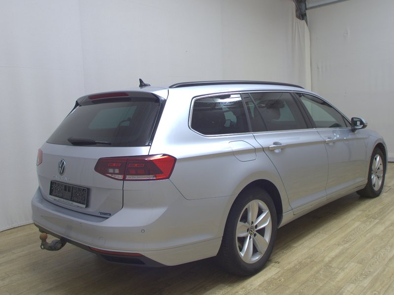 Volkswagen Passat Variant 2.0 TDI automatik 4MOTION Business • ACC • Full LED — 4