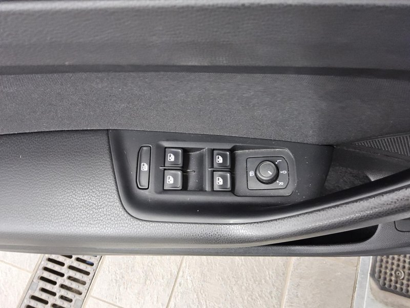Volkswagen Passat Variant 2.0 TDI automatik 4MOTION Business • ACC • Full LED — 9