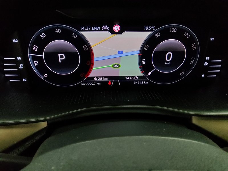 Škoda Kamiq 1.0 TSI automatik Style • ACC • električna vrata prtljažnika — 8