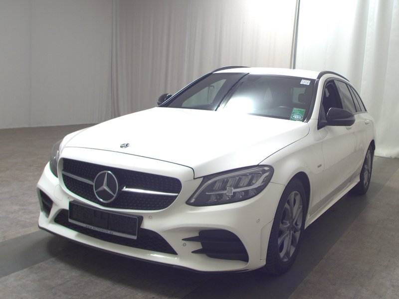 Mercedes-Benz C 220 d karavan automatik AMG Line • ACC • digitalni instrumenti — 2