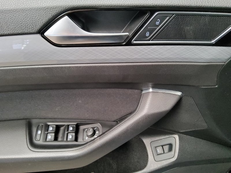 Volkswagen Passat Variant 2.0 TDI automatik Business • ACC • AHK — 10