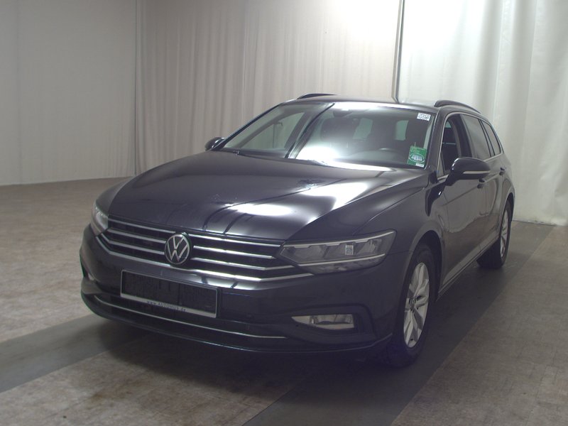 Volkswagen Passat Variant 2.0 TDI automatik Business • ACC • AHK — 2