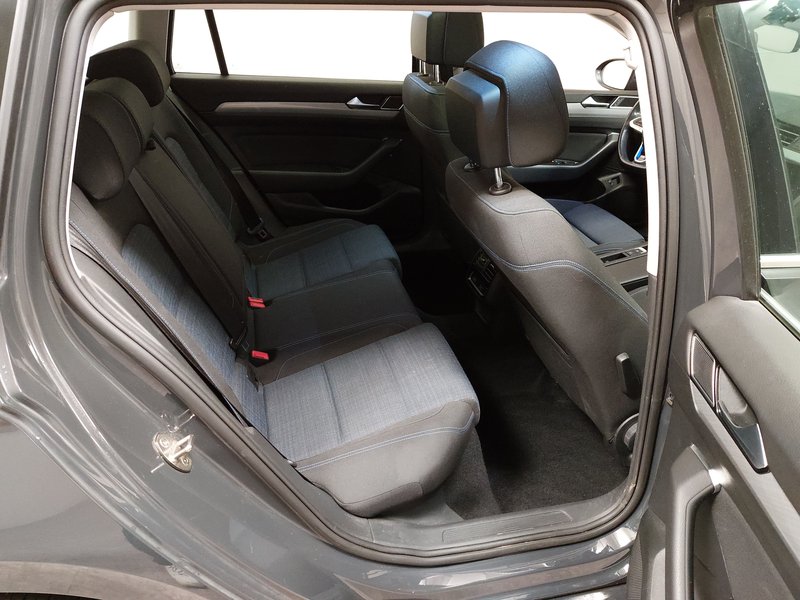 Volkswagen Passat Variant GTE 1.4 TSI automatik • ACC • kuka — 9