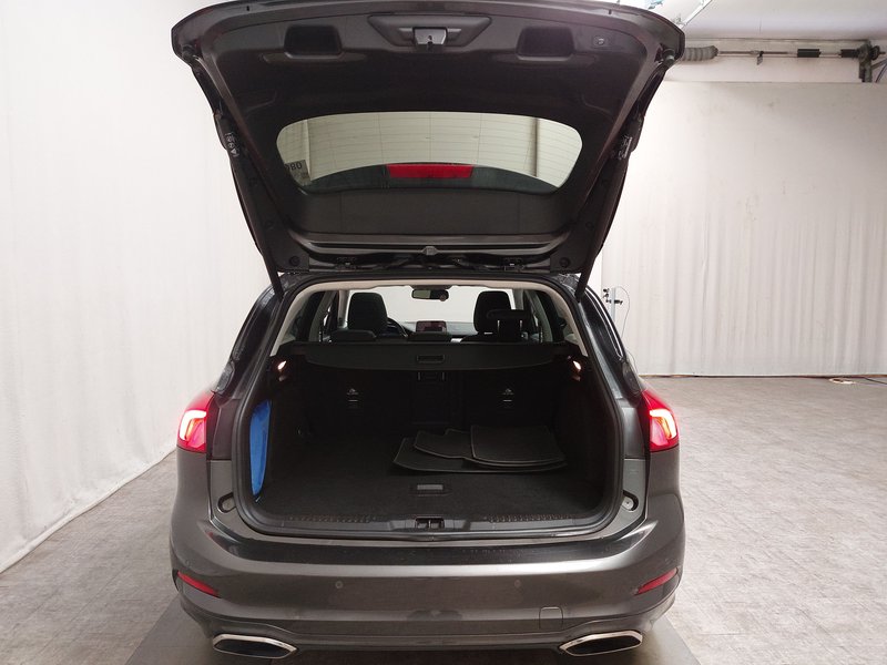 Ford Focus Turnier 1.5 EcoBlue automatik Vignale • ACC • el. peta vrata — 19
