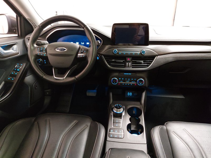 Ford Focus Turnier 1.5 EcoBlue automatik Vignale • ACC • el. peta vrata — 20