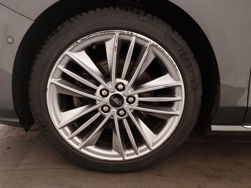 Ford Focus Turnier 1.5 EcoBlue automatik Vignale • ACC • el. peta vrata — 8
