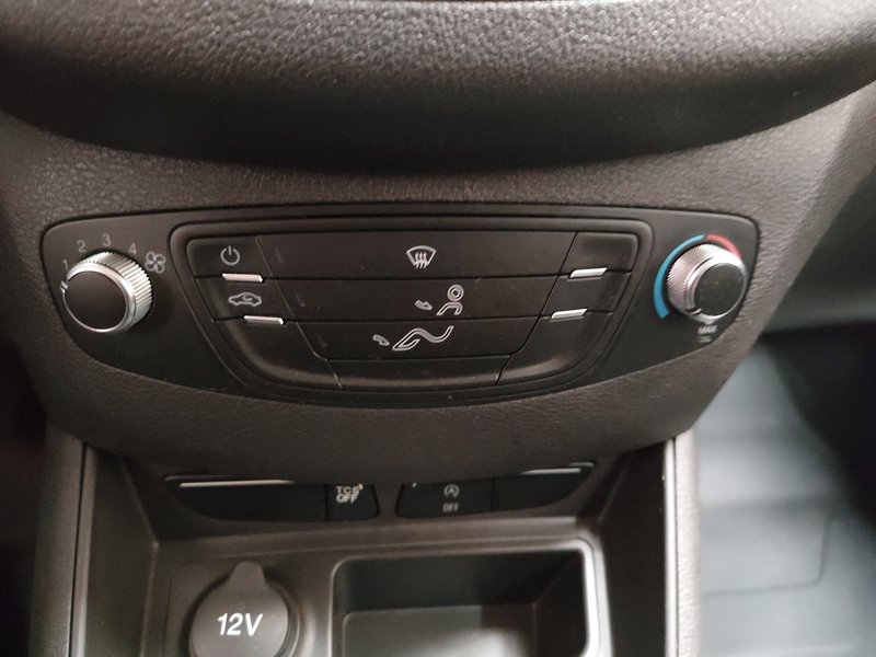 Ford Transit Courier Kasten — 18
