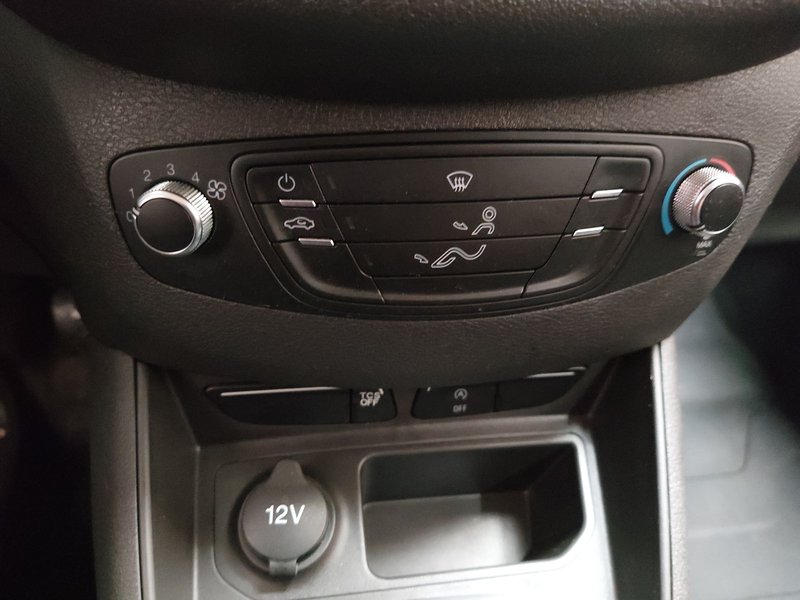Ford Transit Courier Kasten — 19