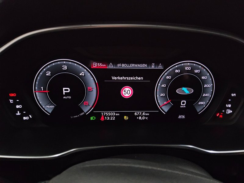 Audi Q3 Sportback 40 TDI automatik S line • Full LED • digitalni instrumenti — 8