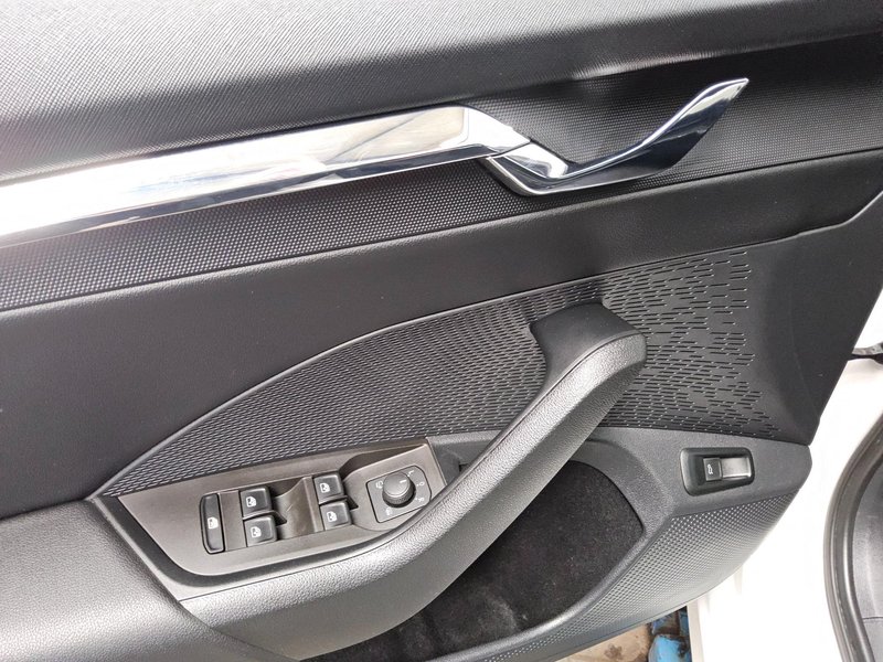 Škoda Octavia Combi 2.0 TSI 4x4 Style automatik • ACC • AHK — 10