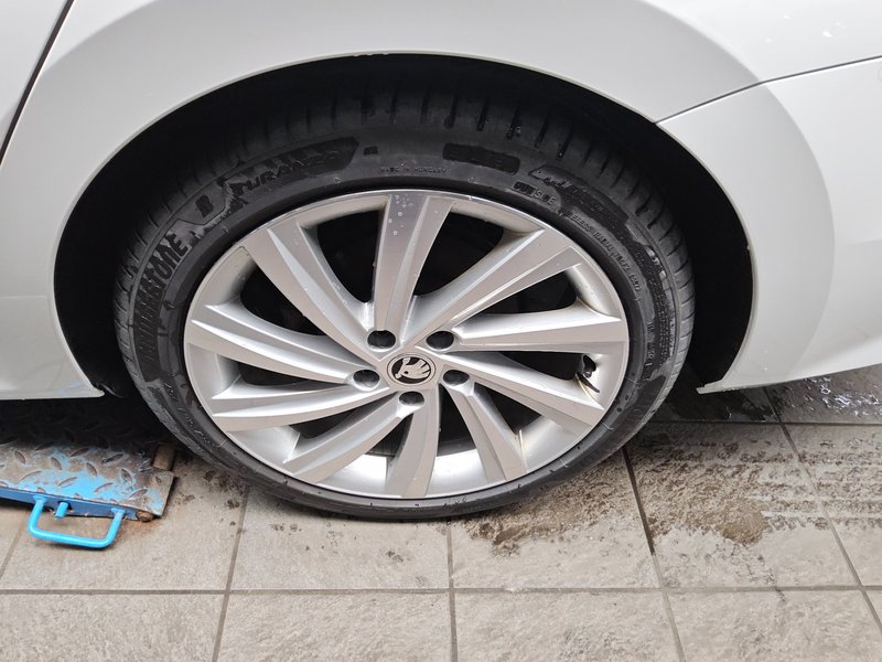 Škoda Octavia Combi 2.0 TSI 4x4 Style automatik • ACC • AHK — 11