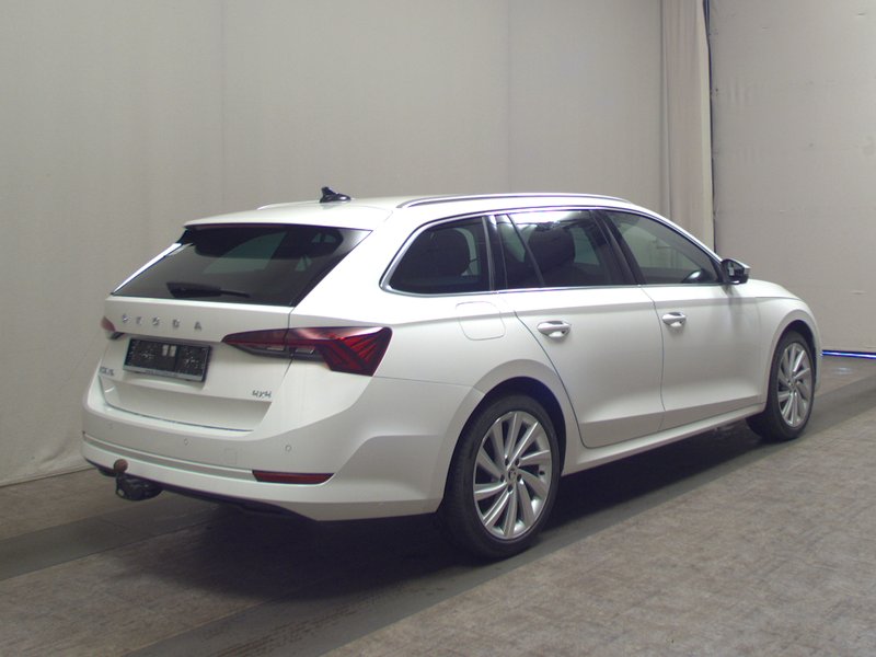 Škoda Octavia Combi 2.0 TSI 4x4 Style automatik • ACC • AHK — 4