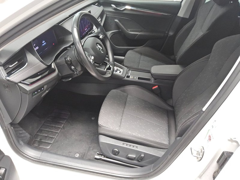 Škoda Octavia Combi 2.0 TSI 4x4 Style automatik • ACC • AHK — 9