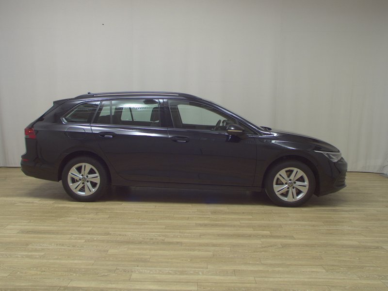 Volkswagen Golf 8 Variant 2.0 TDI automatik Life • ACC • Full LED