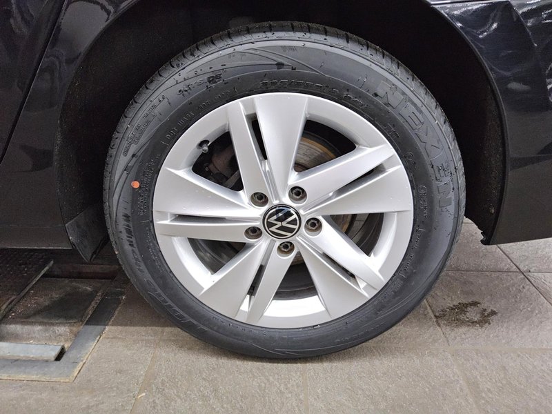 Volkswagen Golf 8 Variant 2.0 TDI automatik Life • ACC • Full LED — 11