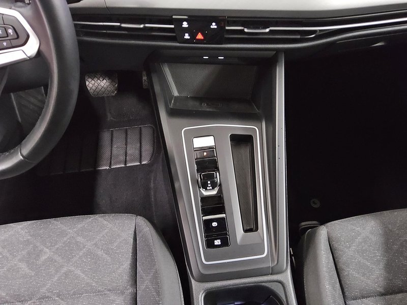 Volkswagen Golf 8 Variant 2.0 TDI automatik Life • ACC • Full LED — 6