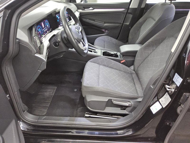 Volkswagen Golf 8 Variant 2.0 TDI automatik Life • ACC • Full LED — 9