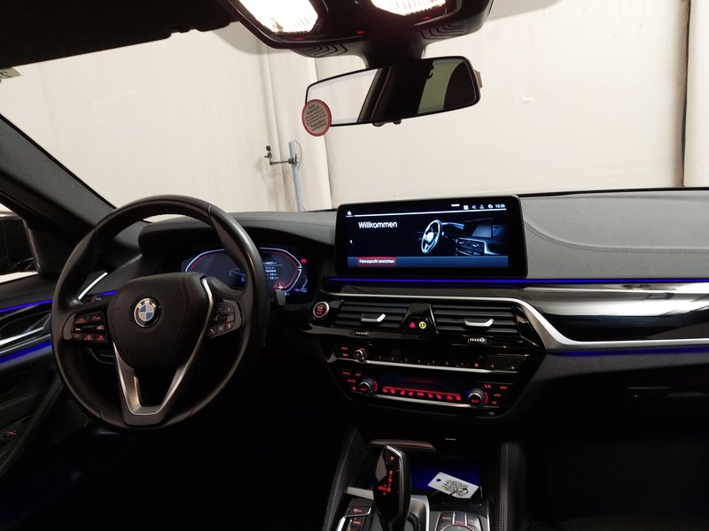 BMW 520d Touring Luxury-Line automatik • ACC • AHK — 19