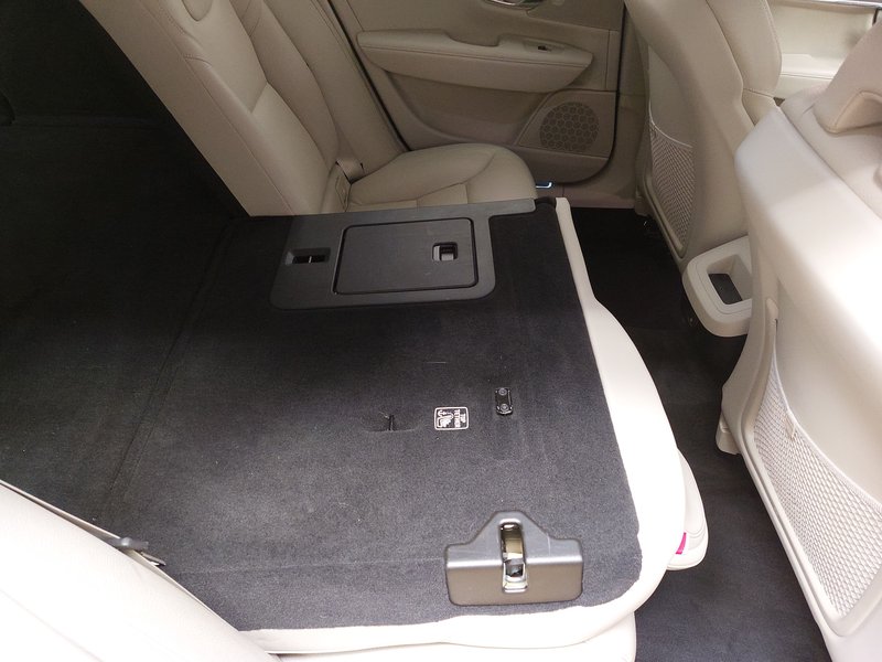 Volvo V90 B4 D Plus Bright automatik • ACC • el. peta vrata — 23
